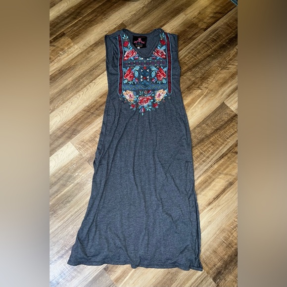 Dresses & Skirts - Johnny Was Floral Embroidered Gray Cotton Dress